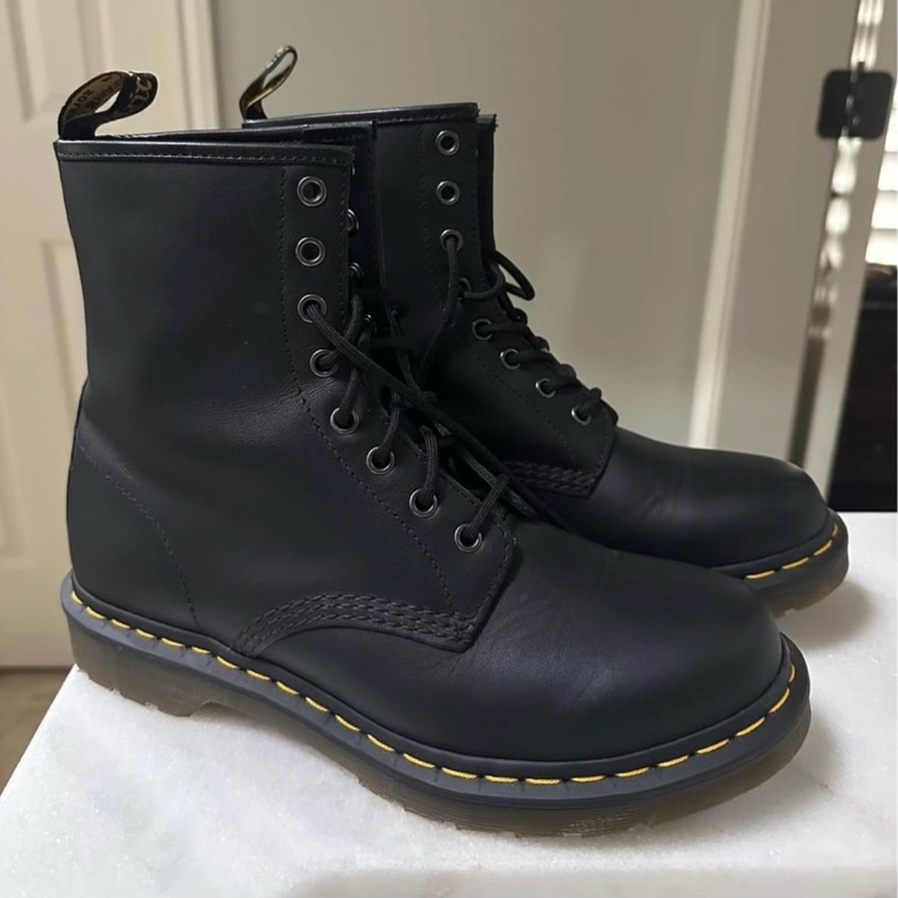 Dr. Marten 1460 Smooth Lace-Up Boot